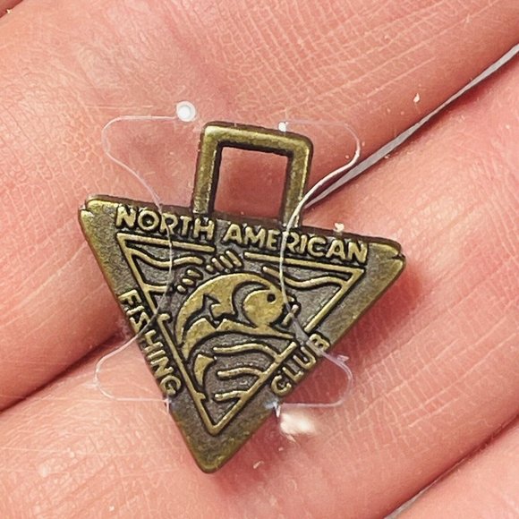 VINTAGE NOS North America Fishing Brass Small Jumpin Fish Tag Key Tab - Picture 5 of 7